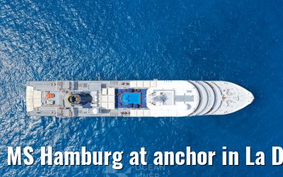 MS Hamburg at anchor in La Digue, Seychelles 24.02.2026
