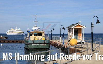 MS Hamburg auf Reede vor Traverse City 10.10.2019