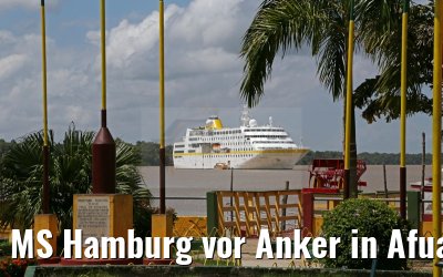 MS Hamburg vor Anker in Afua am Amazonas Delta in Brasilien 17.01.2015