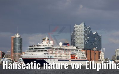 Hanseatic nature vor Elbphilharmonie in Hamburg 05.05.2019