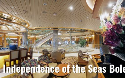 Independence of the Seas Boleros Lounge and Atrium