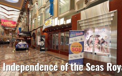 Independence of the Seas Royal Promenade gift shop