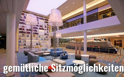 gemütliche Sitzmöglichkeiten bei der Waterkant Bar Mein Schiff 4 gemütliche Sitzmöglichkeiten bei der Waterkant Bar Mein Schiff 4