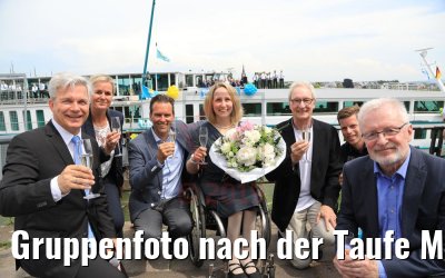 Gruppenfoto nach der Taufe MS Viola 03.06.2019 Bonn Gruppenfoto nach der Taufe MS Viola 03.06.2019 Bonn