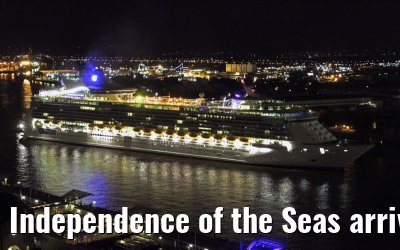 Independence of the Seas arriving in dry dock at the Blohm+Voss shipyard in Hamburg - April 22, 2013 Independence of the Seas arriving in dry dock at the Blohm+Voss shipyard in Hamburg - April 22, 2013