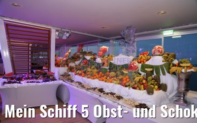 Mein Schiff 5 Obst- und Schokobuffet am Pool Mein Schiff 5 Obst- und Schokobuffet am Pool