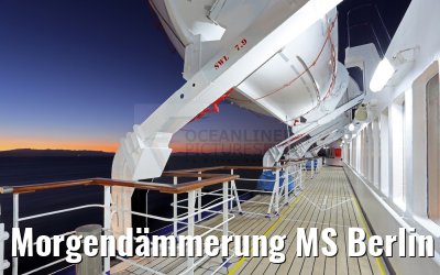 Morgendämmerung MS Berlin im Roten Meer 05.01.2016 Morgendämmerung MS Berlin im Roten Meer 05.01.2016