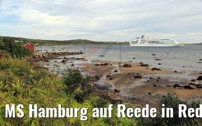MS Hamburg auf Reede in Red Bay, Labrador MS Hamburg auf Reede in Red Bay, Labrador