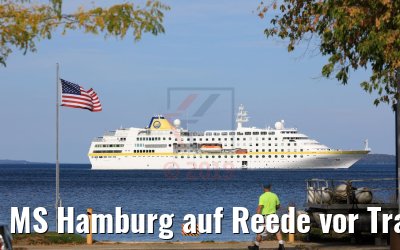 MS Hamburg auf Reede vor Traverse City 10.10.2019 MS Hamburg auf Reede vor Traverse City 10.10.2019