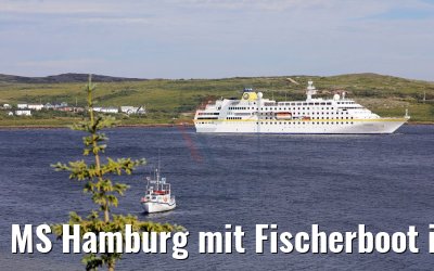 MS Hamburg mit Fischerboot in Red Bay, Labrador MS Hamburg mit Fischerboot in Red Bay, Labrador