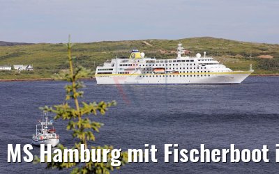 MS Hamburg mit Fischerboot in Red Bay, Labrador MS Hamburg mit Fischerboot in Red Bay, Labrador