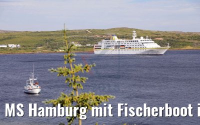 MS Hamburg mit Fischerboot in Red Bay, Labrador MS Hamburg mit Fischerboot in Red Bay, Labrador