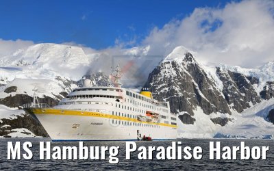 MS Hamburg Paradise Harbor near Almirante Brown Base, Antarktis 08.01.2017 MS Hamburg Paradise Harbor near Almirante Brown Base, Antarktis 08.01.2017
