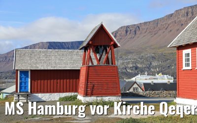MS Hamburg vor Kirche Qeqertarsuaq, Grönland MS Hamburg vor Kirche Qeqertarsuaq, Grönland