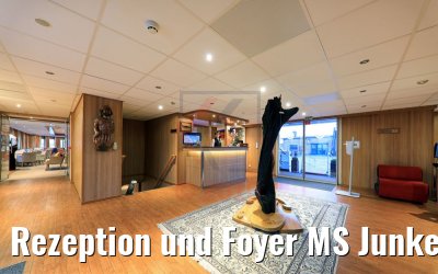 Rezeption und Foyer MS Junker Joerg abends 19.09.2019 Rezeption und Foyer MS Junker Joerg abends 19.09.2019