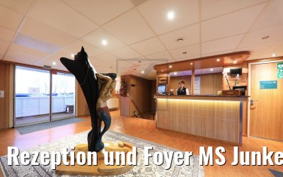 Rezeption und Foyer MS Junker Joerg abends 19.09.2019 Rezeption und Foyer MS Junker Joerg abends 19.09.2019