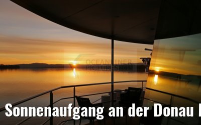 Sonnenaufgang an der Donau MS Ariana 31.03.2015 Sonnenaufgang an der Donau MS Ariana 31.03.2015