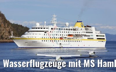 Wasserflugzeuge mit MS Hamburg in La Baie Wasserflugzeuge mit MS Hamburg in La Baie