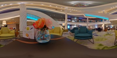 Atrium und Saftwerft neue Mein Schiff 2