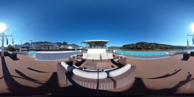 Sonnendeck Loungebereich Bug Rousse Prestige