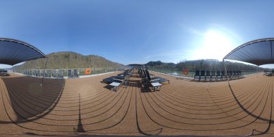Sonnendeck MS Adora in Fahrt hinterer Bereich