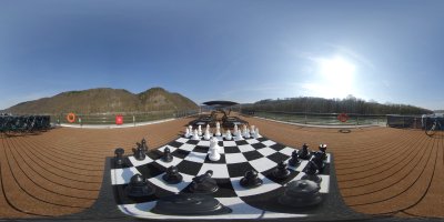 Sonnendeck MS Adora in Fahrt Schachfeld
