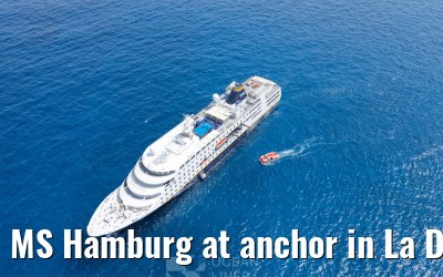 MS Hamburg at anchor in La Digue, Seychelles 24.02.2026