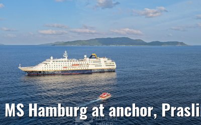 MS Hamburg at anchor, Praslin 23.02.2026
