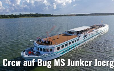 Crew auf Bug MS Junker Joerg 19.09.2019