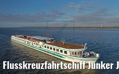 Flusskreuzfahrtschiff Junker Joerg auf der Elbe 31.12.2019