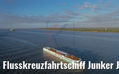 Flusskreuzfahrtschiff Junker Joerg auf der Elbe 31.12.2019