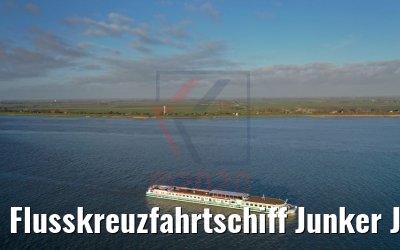 Flusskreuzfahrtschiff Junker Joerg auf der Elbe 31.12.2019