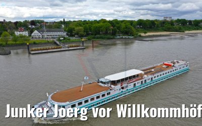 Junker Joerg vor Willkommhöft Wedel 13.05.2020