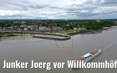 Junker Joerg vor Willkommhöft Wedel 13.05.2020