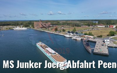 MS Junker Joerg Abfahrt Peenemünde mit U-Boot 19.09.2019