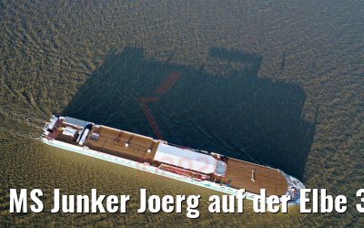 MS Junker Joerg auf der Elbe 31.12.2019