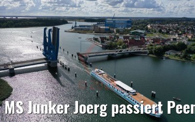 MS Junker Joerg passiert Peenebrücke Wolgast 19.09.2019