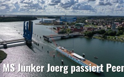 MS Junker Joerg passiert Peenebrücke Wolgast 19.09.2019