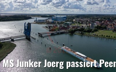 MS Junker Joerg passiert Peenebrücke Wolgast 19.09.2019