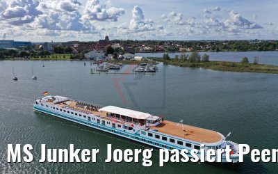 MS Junker Joerg passiert Peenebrücke Wolgast 19.09.2019