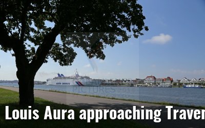 Louis Aura approaching Travemuende, 10. July 2014