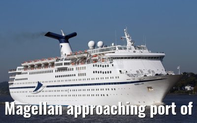 Magellan approaching port of Hamburg 03.10.2015