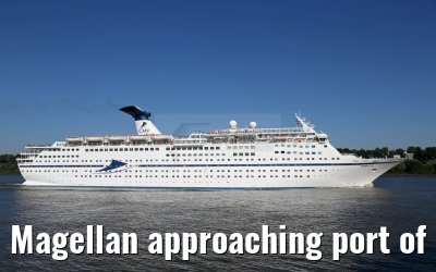 Magellan approaching port of Hamburg 03.10.2015