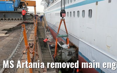 MS Artania removed main engine number 1 on 08.10.2014 