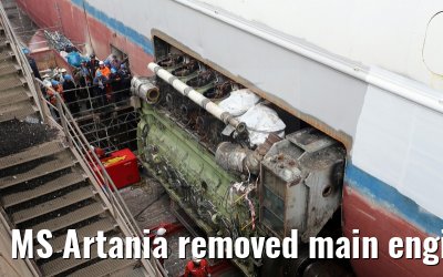 MS Artania removed main engine number 1 on 08.10.2014 