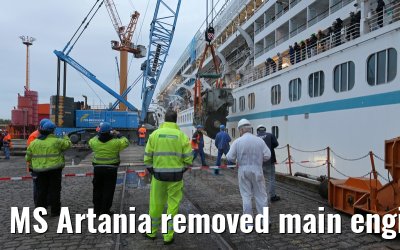 MS Artania removed main engine number 1 on 08.10.2014 