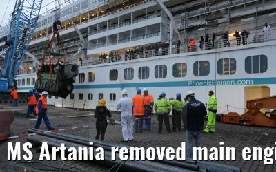 MS Artania removed main engine number 1 on 08.10.2014 