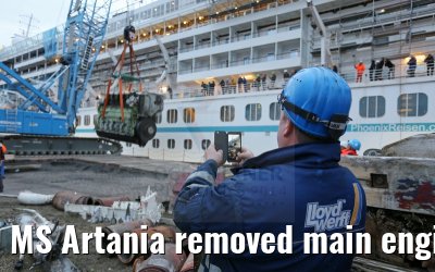 MS Artania removed main engine number 1 on 08.10.2014 