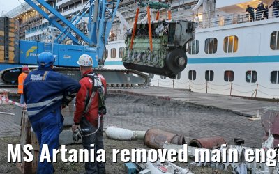 MS Artania removed main engine number 1 on 08.10.2014 