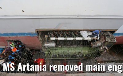 MS Artania removed main engine number 1 on 08.10.2014 